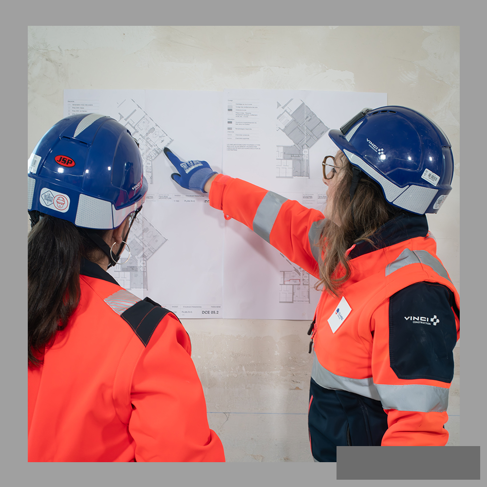 Dumez Concept - Deux conductrices de travaux